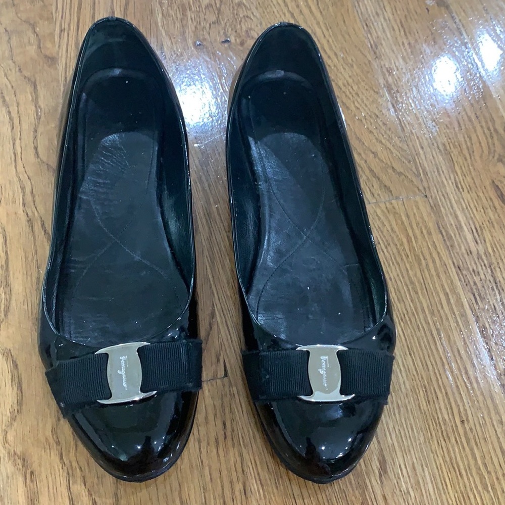 Salvatore Ferragamo
Varina ballerina shoes
